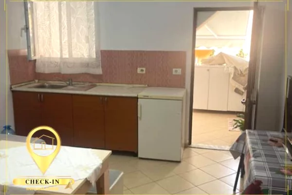 Shtepi me qera Apartament ne Tirane, 1+1, Mobilimi E mobiluar, Pagesa 400  Euro.
