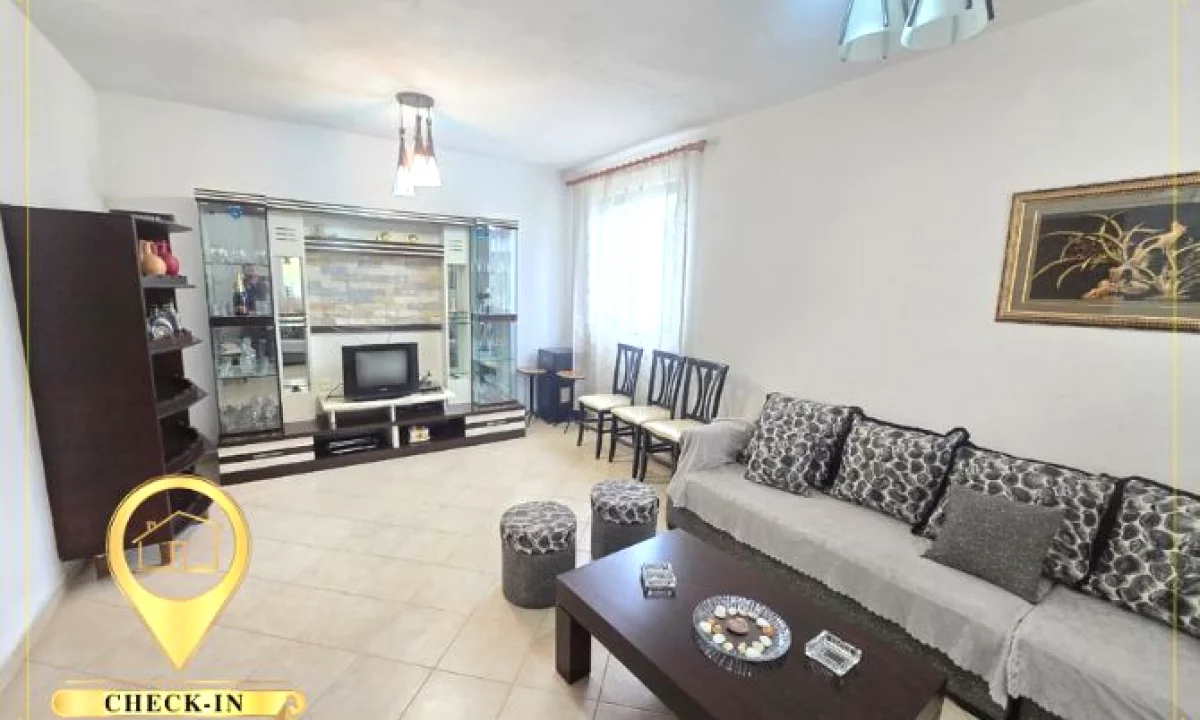 Casa privata/Indipendente in affitto a Tirana 2+1, Arredato