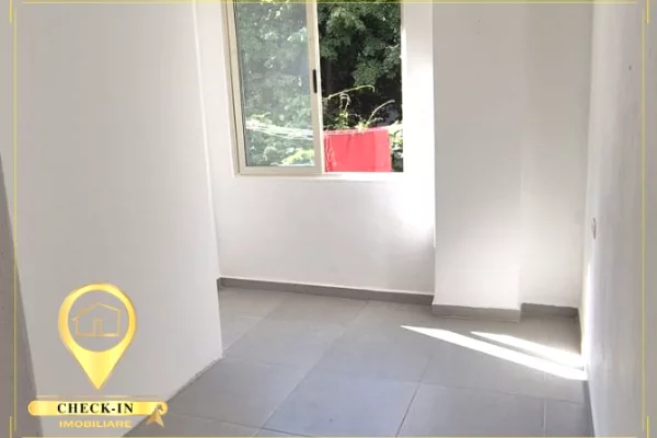 Shtepi ne shitje Apartament ne Tirane, 1+1, Mobilimi Bosh, pa mobiluar, Pagesa 86,000  Euro.