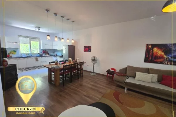 Shtepi ne shitje Vila Luksoze ne Tirane, 3+1, Mobilimi E mobiluar, Pagesa 350,000  Euro.