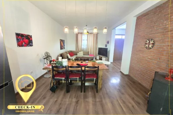 Shtepi ne shitje Vila Luksoze ne Tirane, 3+1, Mobilimi E mobiluar, Pagesa 350,000  Euro.