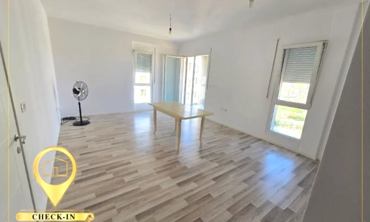 House for Rent Apartment in Tirana, 3+1, Furniture In Part, Payment 60,000  Leke.