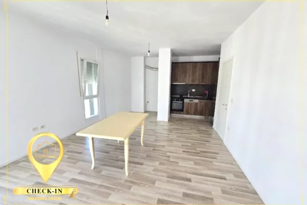 House for Rent Apartment in Tirana, 3+1, Furniture In Part, Payment 60,000  Leke.
