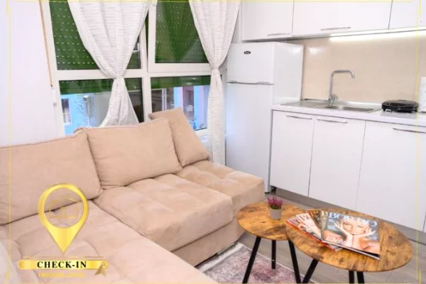 Casa in vendita Appartamento a Tirana, 1+1, Ambiente Arredato, Pagamento 7,300,000  Leke.