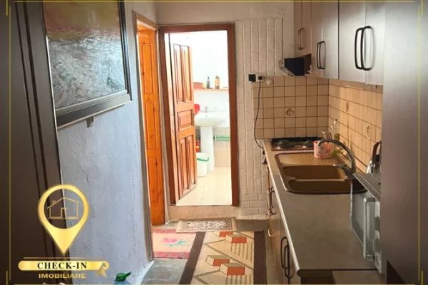 Casa in vendita Appartamento a Tirana, 1+1, Ambiente Arredato, Pagamento 60,000  Euro.