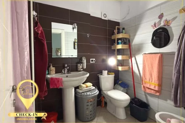 Shtepi ne shitje Apartament ne Tirane, 2+1, Mobilimi E mobiluar, Pagesa 12,500,000  Leke.