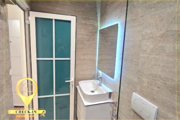 Shtepi ne shitje Apartament ne Tirane, 1+1, Mobilimi Bosh, pa mobiluar, Pagesa 140,000  Euro.
