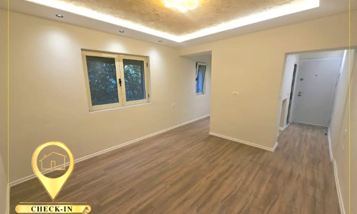 Shtepi ne shitje Apartament ne Tirane, Garsoniere, Mobilimi Bosh, pa mobiluar, Pagesa 10,000,000  Leke.