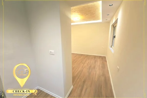 Shtepi ne shitje Apartament ne Tirane, Garsoniere, Mobilimi Bosh, pa mobiluar, Pagesa 10,000,000  Leke.