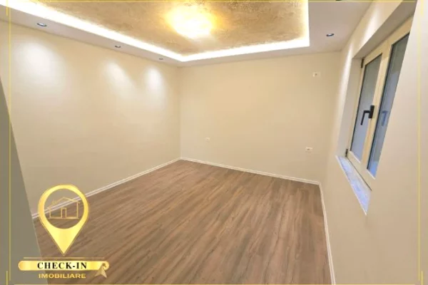 Shtepi ne shitje Apartament ne Tirane, Garsoniere, Mobilimi Bosh, pa mobiluar, Pagesa 10,000,000  Leke.