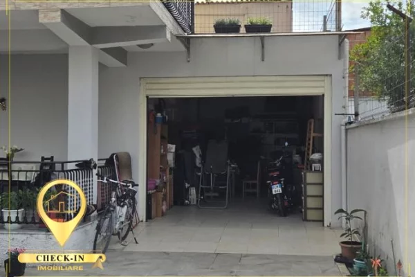 Shtepi ne shitje Vila Luksoze ne Tirane, 4+1, Mobilimi E mobiluar, Pagesa 750,000  Euro.