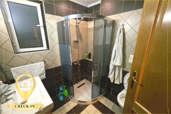 Shtepi ne shitje Apartament ne Tirane, 2+1, Mobilimi Pjeserisht e mobiluar, Pagesa 22,600,000  Leke.