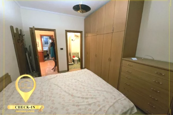 Shtepi ne shitje Apartament ne Tirane, 2+1, Mobilimi Pjeserisht e mobiluar, Pagesa 22,600,000  Leke.