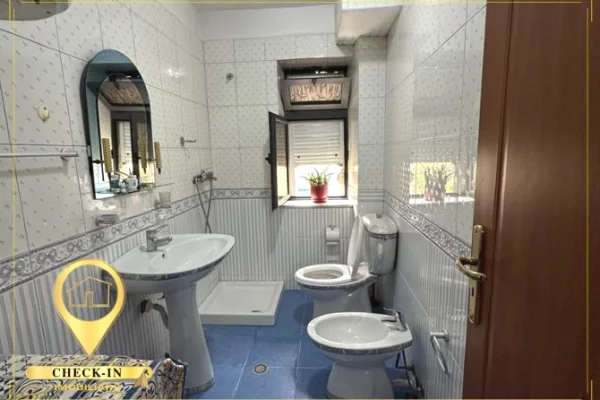 Shtepi ne shitje Apartament ne Tirane, 1+1, Mobilimi E mobiluar, Pagesa 155,000  Euro.
