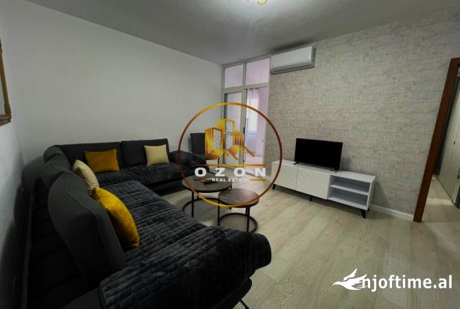 Shtepi me qera Apartament ne Tirane, 1+1, Mobilimi E mobiluar, Pagesa 651  Euro.