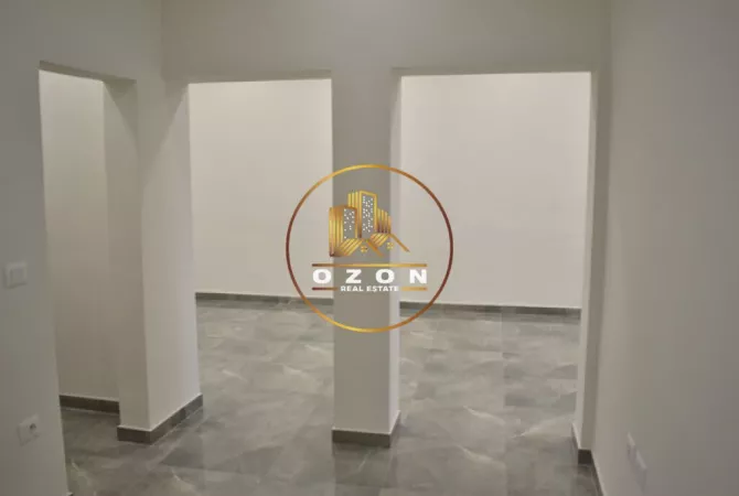 Dyqan per Shitje – Buze Rruges Kryesore, prane Stadiumit Dinamo!