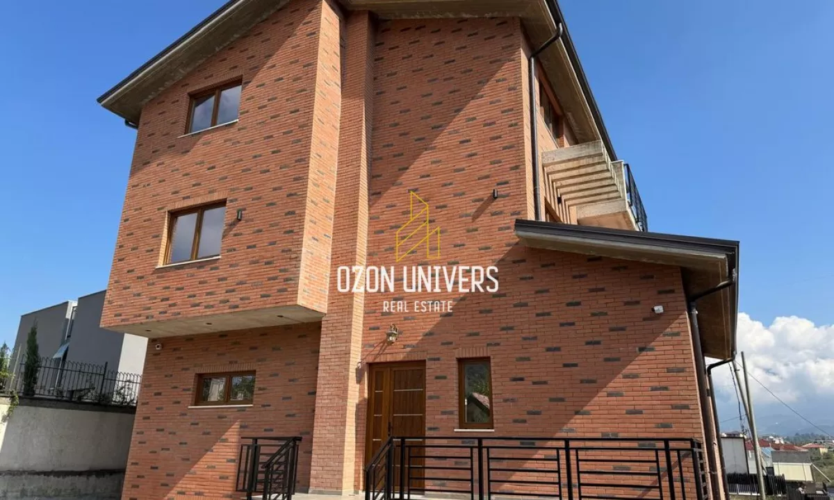 Shtepi me qera Apartament ne Tirane, 6+1, Mobilimi Bosh, pa mobiluar, Pagesa 4,500  Euro.