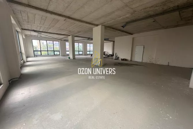 Business Property for Rent 1+1 in Tirana - 2,500 Euro