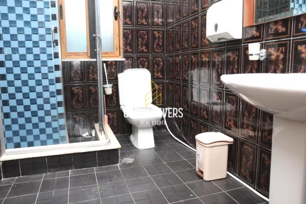 Duplex (casa a 2 piani) in vendita a Berat 6+1, Arredato