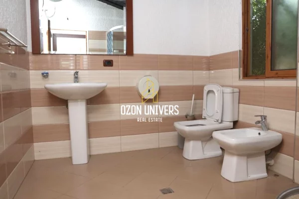 Duplex (casa a 2 piani) in vendita a Berat 6+1, Arredato