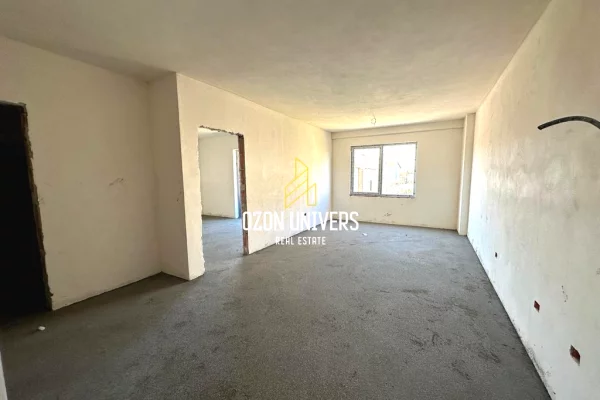 Shtepi ne shitje Apartament ne Tirane, 1+1, Mobilimi Bosh, pa mobiluar, Pagesa 76,503  Euro.