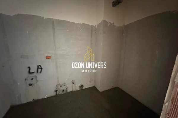 Shtepi ne shitje Apartament ne Tirane, 1+1, Mobilimi Bosh, pa mobiluar, Pagesa 76,503  Euro.