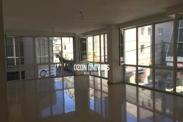 Ambient Biznesi per shitje tek Porti, Durres