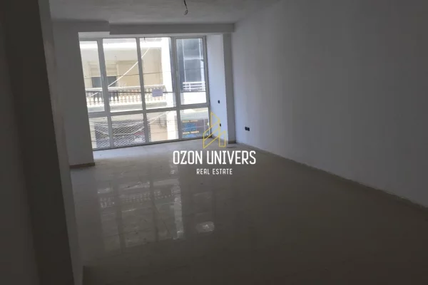 2 Ambiente Biznesi per shitje tek Porti, Durres