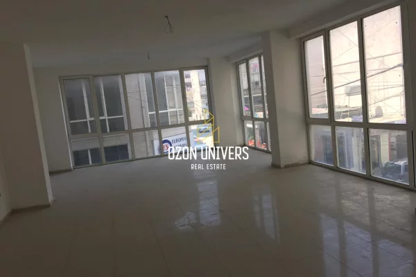 2 Ambiente Biznesi per shitje tek Porti, Durres