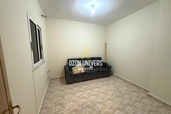 Shtepi me qera Apartament ne Tirane, 3+1, Mobilimi Bosh, pa mobiluar, Pagesa 600  Euro.