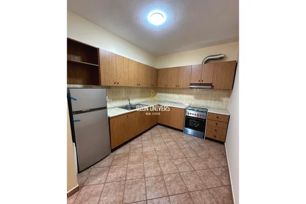 Jepet me qira apartament 2+1+2, tek Komuna e Parisit!