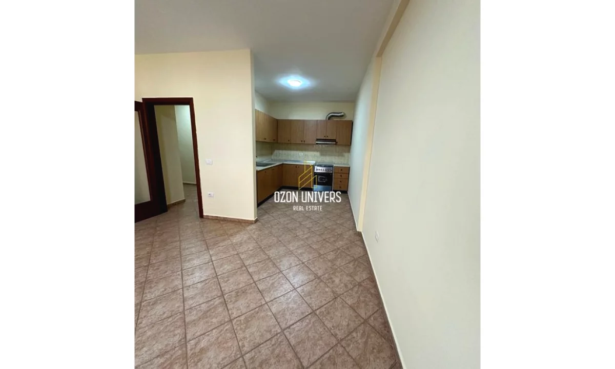 Jepet me qira apartament 2+1+2, tek Komuna e Parisit!