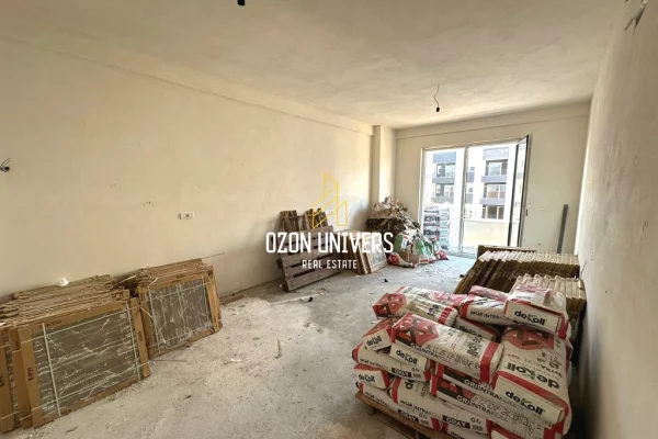 Shtepi ne shitje Apartament ne Tirane, 2+1, Mobilimi Bosh, pa mobiluar, Pagesa 117,000  Euro.