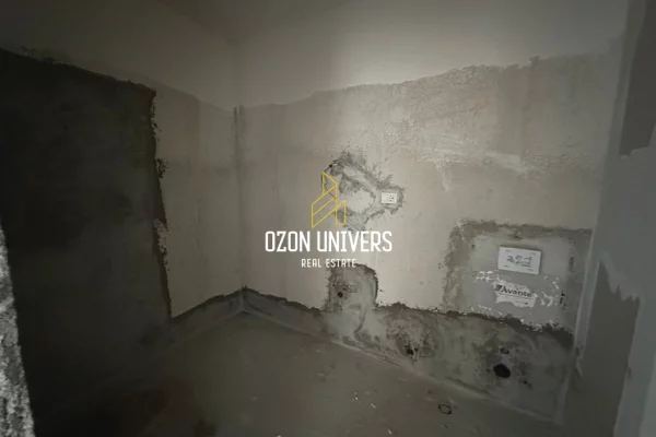 Shtepi ne shitje Apartament ne Tirane, 2+1, Mobilimi Bosh, pa mobiluar, Pagesa 117,000  Euro.