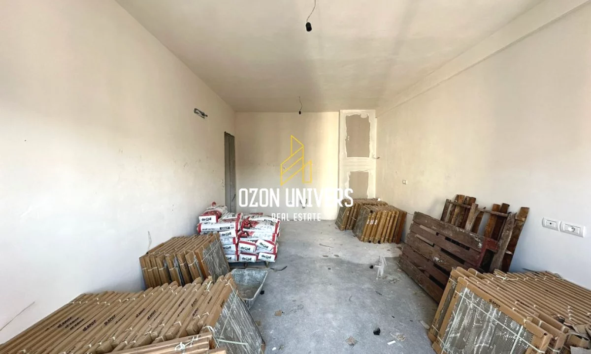 Shtepi ne shitje Apartament ne Tirane, 2+1, Mobilimi Bosh, pa mobiluar, Pagesa 117,000  Euro.