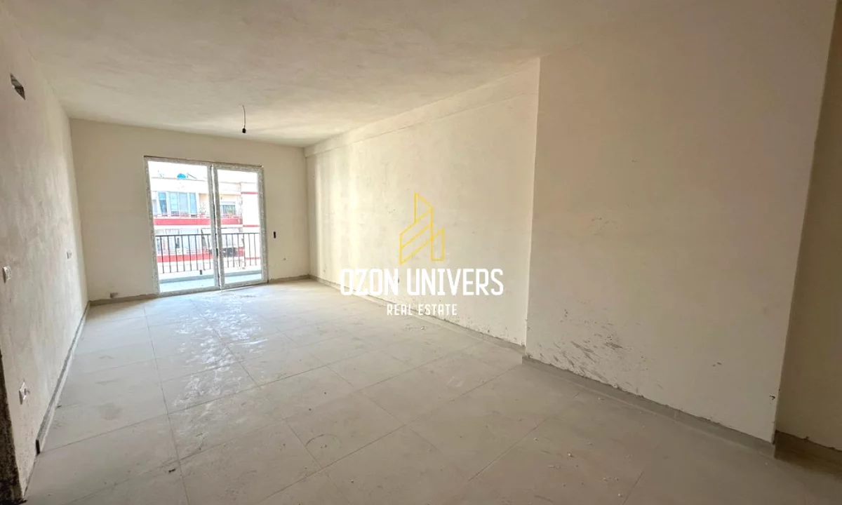 Shtepi ne shitje Apartament ne Tirane, 2+1, Mobilimi Bosh, pa mobiluar, Pagesa 125,000  Euro.