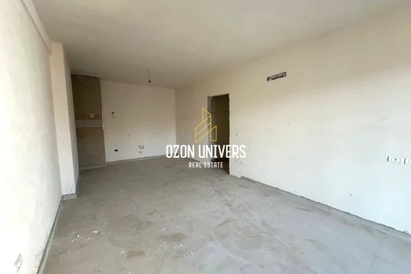 Shtepi ne shitje Apartament ne Tirane, 2+1, Mobilimi Bosh, pa mobiluar, Pagesa 125,000  Euro.