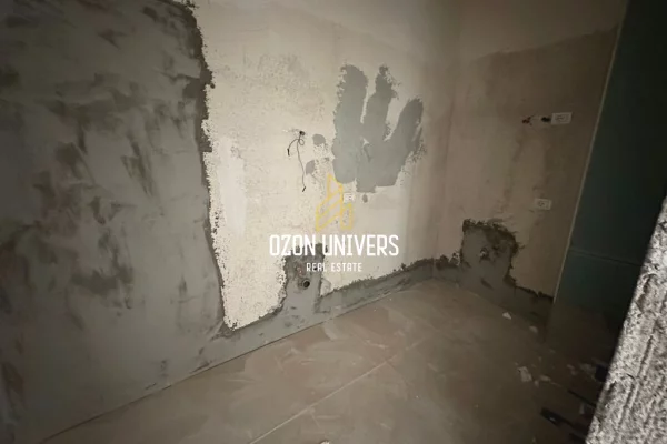 Shtepi ne shitje Apartament ne Tirane, 2+1, Mobilimi Bosh, pa mobiluar, Pagesa 125,000  Euro.