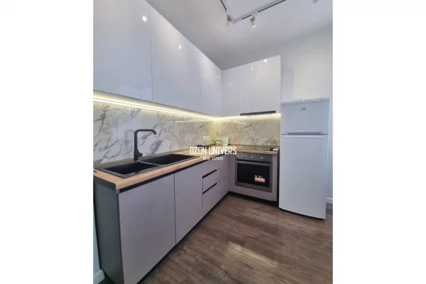 Appartamento in vendita a Tirana 1+1, Arredato