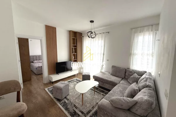 Shtepi me qera Apartament ne Tirane, 2+1, Mobilimi E mobiluar, Pagesa 550  Euro.