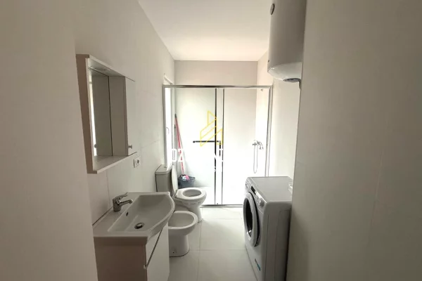 Shtepi me qera Apartament ne Tirane, 2+1, Mobilimi E mobiluar, Pagesa 550  Euro.