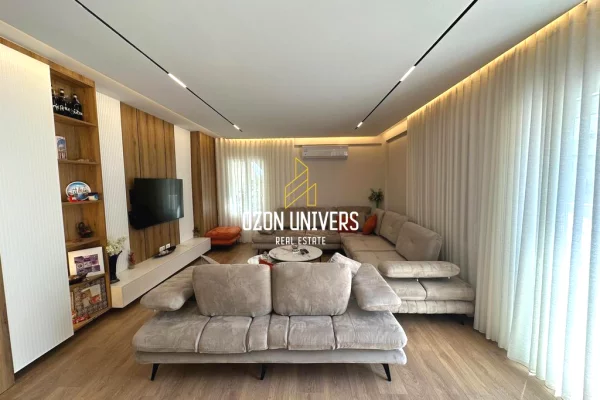 Shtepi ne shitje Duplex(shtepi me 2 kate) ne Tirane, 3+1, Mobilimi E mobiluar, Pagesa 475,000  Euro.