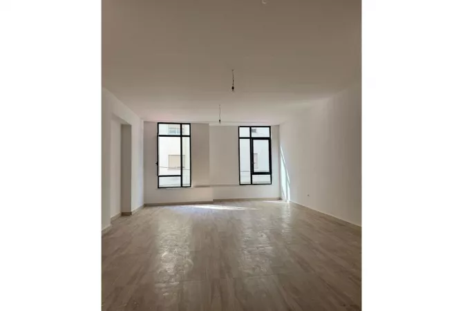 Business Property for Rent 1+1 in Tirana - 1,640 Euro