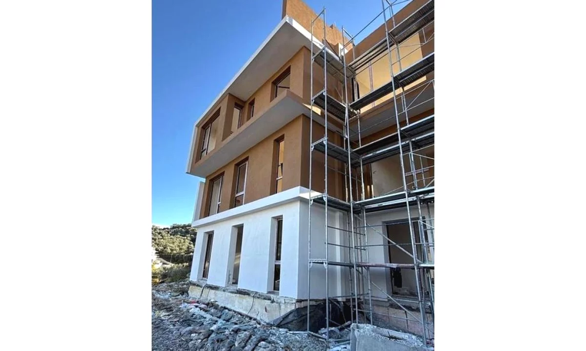 Villa di lusso in vendita a Tirana 4+1, Vuoto