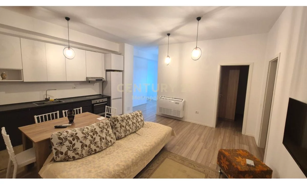 Appartamento in affitto a Tirana 2+1, Arredato