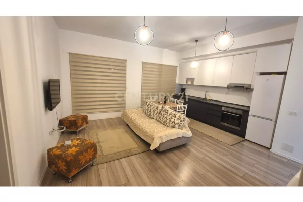 Appartamento in affitto a Tirana 2+1, Arredato