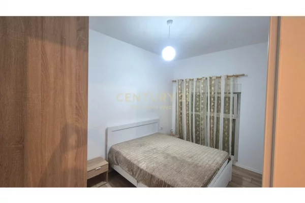 Appartamento in affitto a Tirana 2+1, Arredato