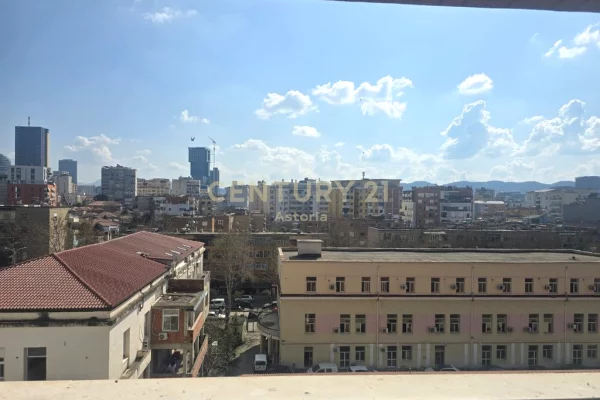 Shtepi ne shitje Apartament ne Tirane, 2+1, Mobilimi E mobiluar, Pagesa 325,600  Euro.