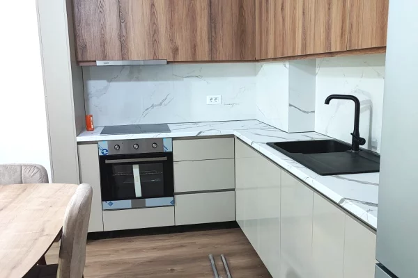 Shtepi me qera Apartament ne Tirane, 2+1, Mobilimi E mobiluar, Pagesa 50,000  Leke.