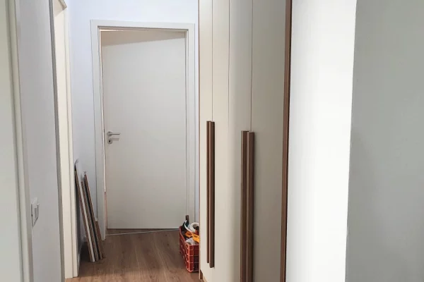 Shtepi me qera Apartament ne Tirane, 2+1, Mobilimi E mobiluar, Pagesa 50,000  Leke.